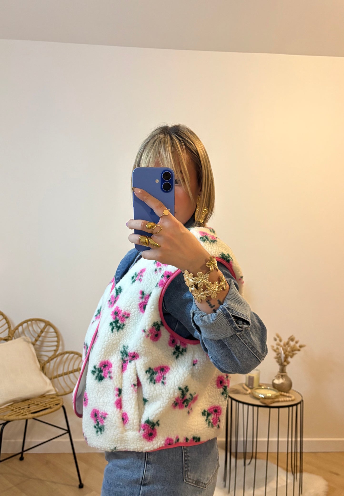 GILET SANS MANCHES MOTIFS FLEURS